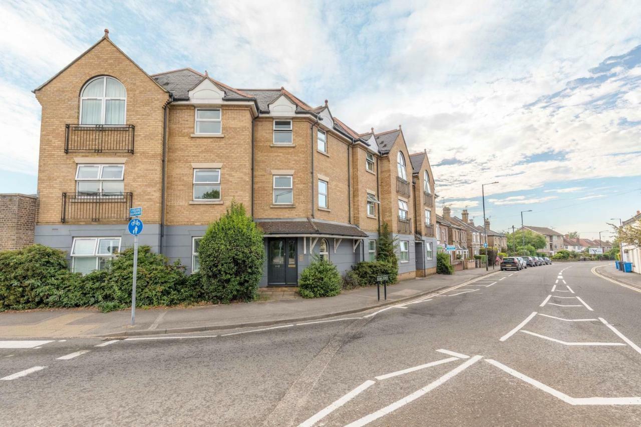 Modern Apartment Within Short Walk Of The Castle, High Street And Long Walk - Free Parking ウィンザー エクステリア 写真